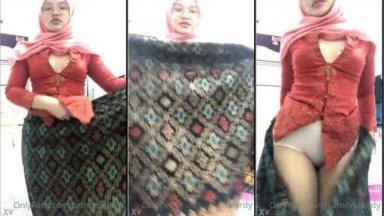 Bokep Indo Asmira Hijab Tocil Nakal Pamer Body - Avtub