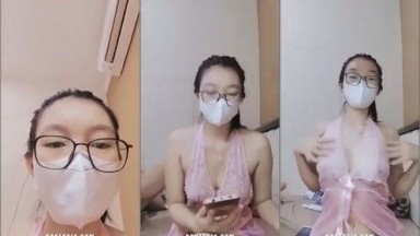 Bokep Indo - Toket Bulat Kak Mochi Cantik Host Kimcil Mango Barbar - Bokephd