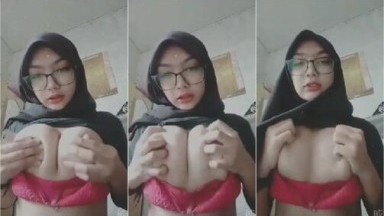 Bokep Indo Skandal Jilbab Kacamata Tetenya Gede (1) - Bokep Hd