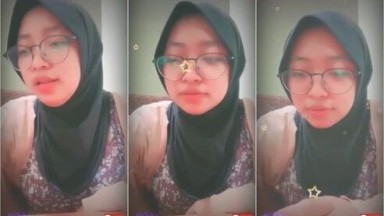 Bokep Indo Mama Muda Berjilbab Live Hot Mendesah 1 - Xnxx