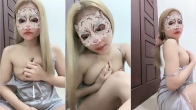 Bokep Indo Si Pirang Cute Pamerin Uting Toge - Avtub - PasarBokep