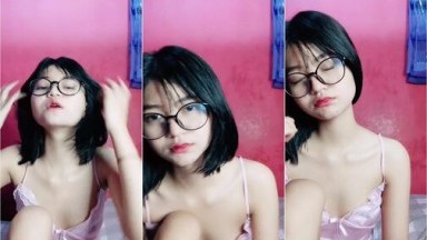 Bokep Tocil Cantik Kacamata Liveshow - Bokepi Simontok