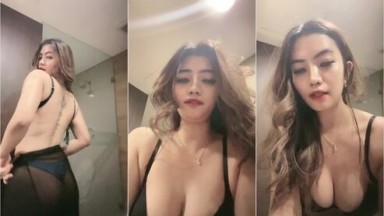 Ebot Host Cantik Di Kamar Mandi Spill Uting Toket Kenyot - Avtub Simontok