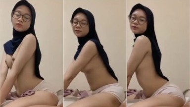 Bokep Dede Cantik Jilbab Kacamata - Bokepi Simontok